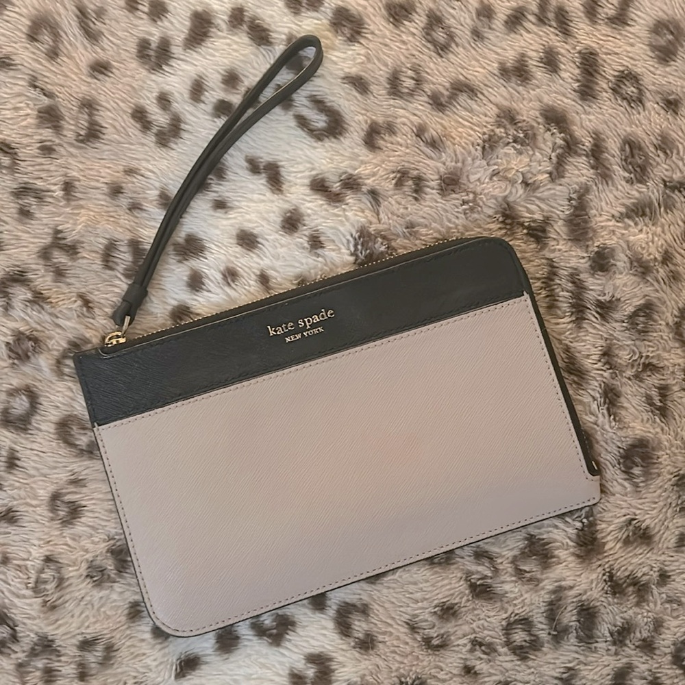 Brand New Kate Spade Medium L-Zip Wristlet Warm Beige Black